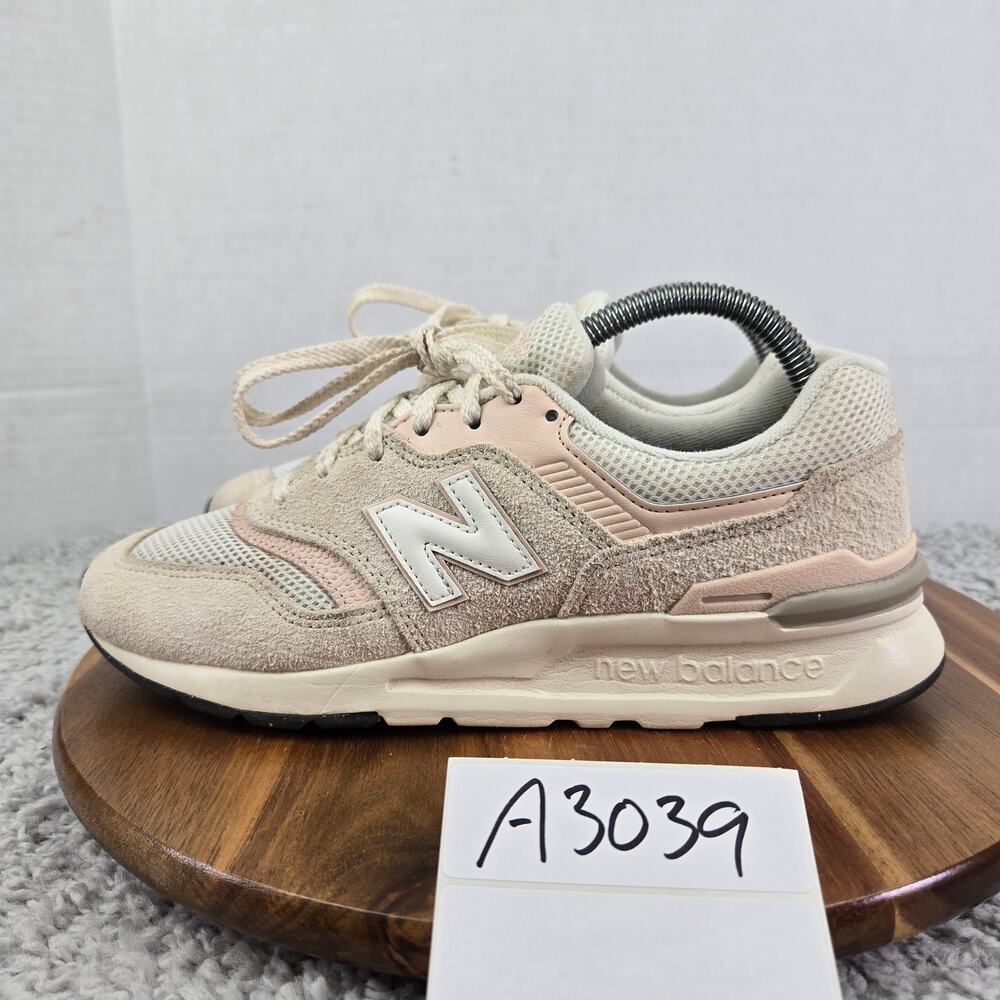 New Balance Womens 8.5B 997H Beige White Suede Mesh Lace Up Casual Gym Sneaker